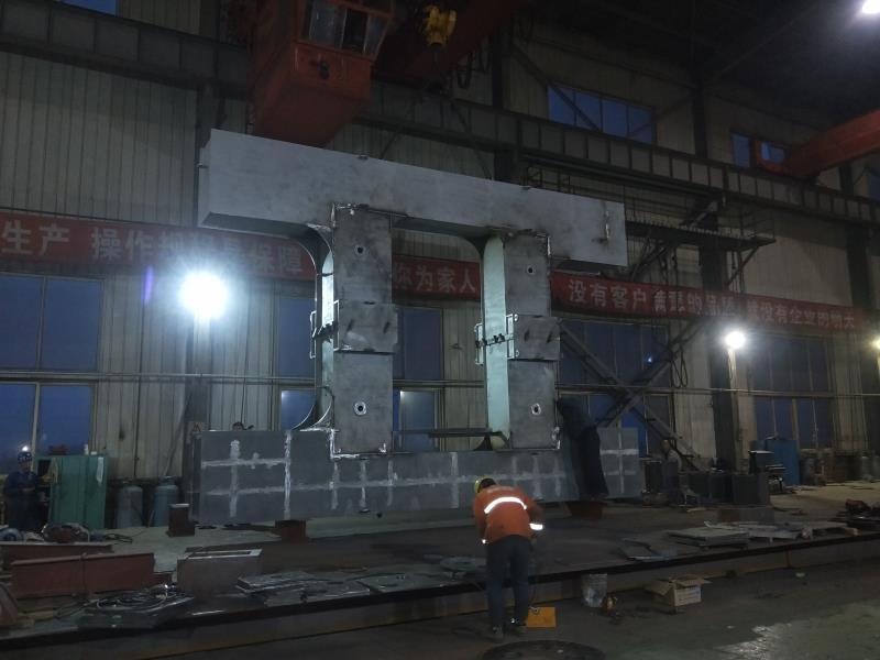 鉚焊鋼結構制作行走車架鋼梁制作